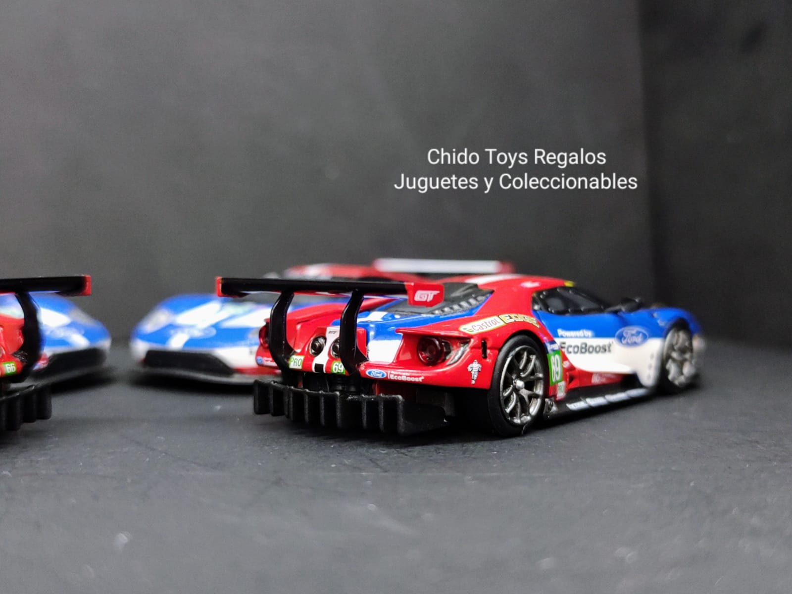 Auto a escala marca Mini GT, Modelo Ford GT Ganassi Team 4 Cars Set - Chido Toys