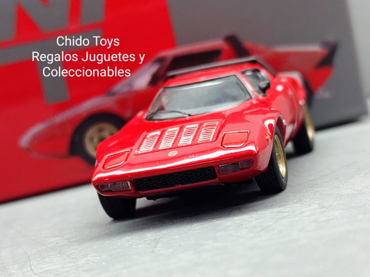 Auto a escala marca Mini GT, modelo Lancia Stratos HF Stradale - Chido Toys
