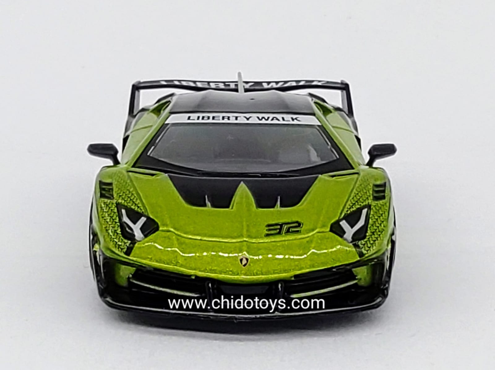 Auto a escala marca Mini GT, Modelo LB - Silhouette WORKS, Lamborghini Aventador GT EVO Lima - Chido Toys