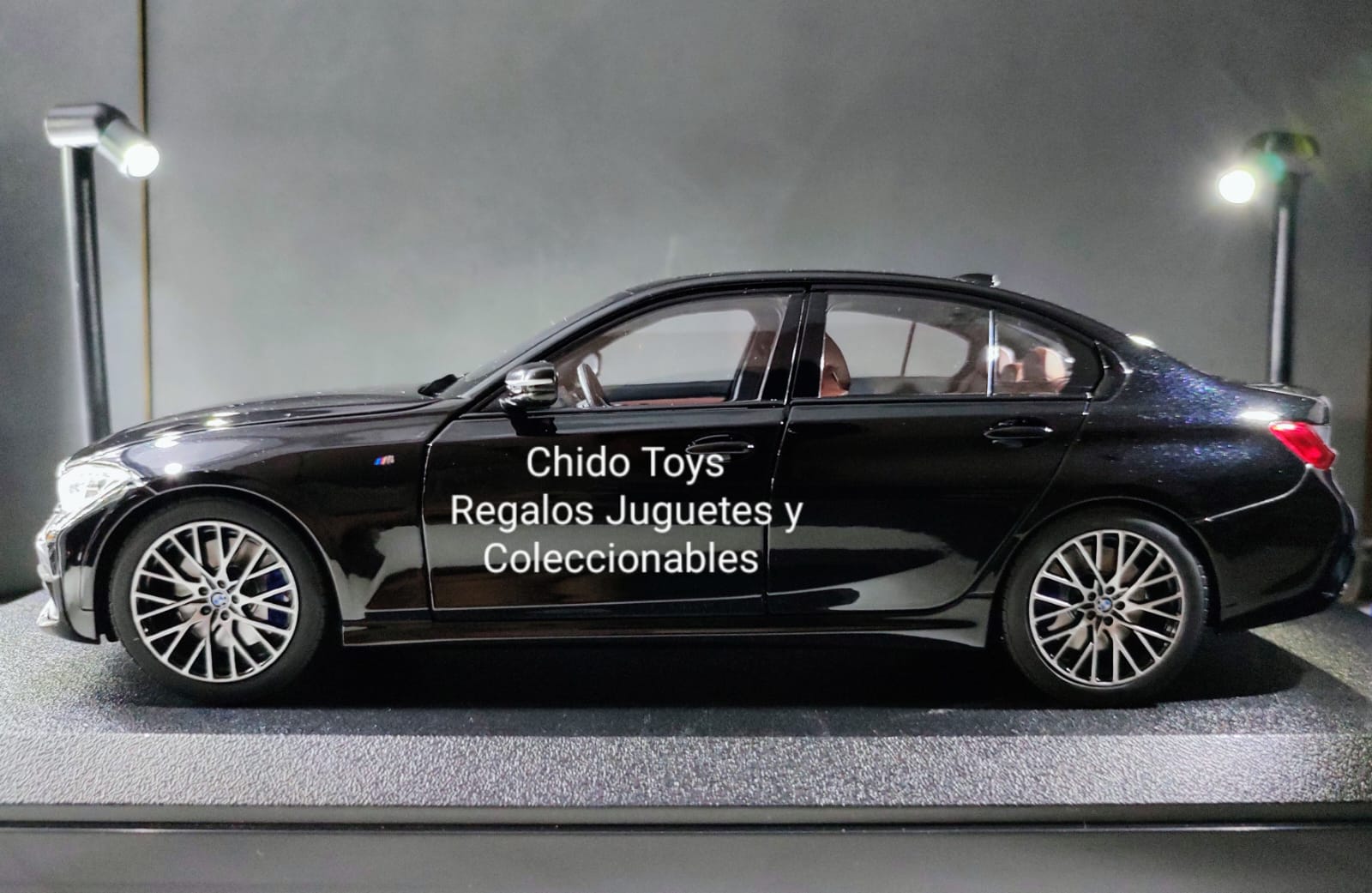 Auto a escala marca NOREV Modelo BMW, SERIE 3 (G20) 330i 2019 - Chido Toys