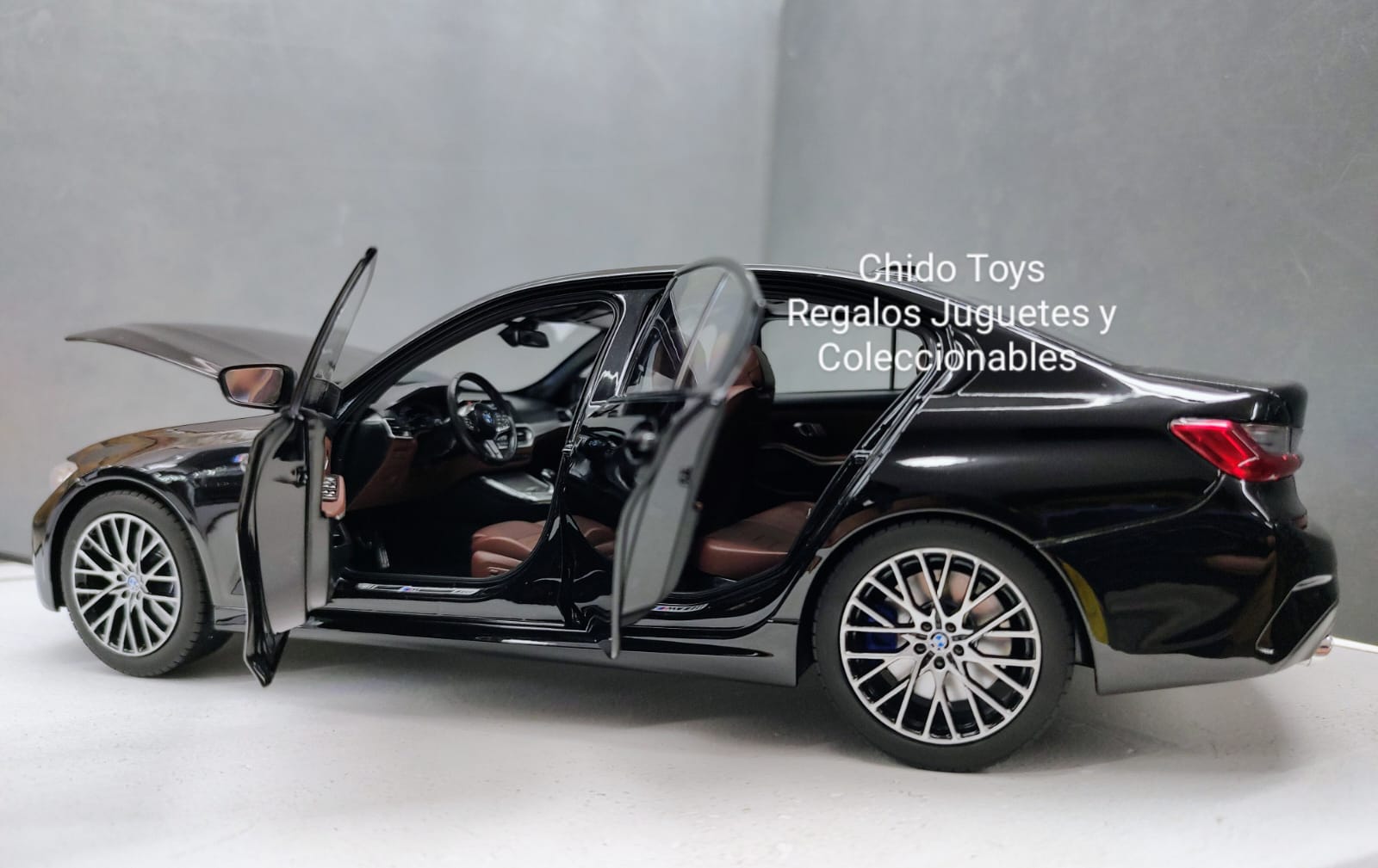 Auto a escala marca NOREV Modelo BMW, SERIE 3 (G20) 330i 2019 - Chido Toys