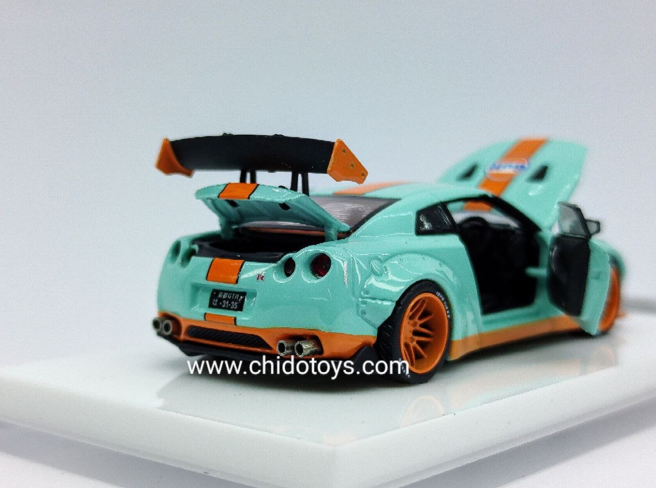 Auto a escala marca Old Time Model, GT - R R35 - Chido Toys