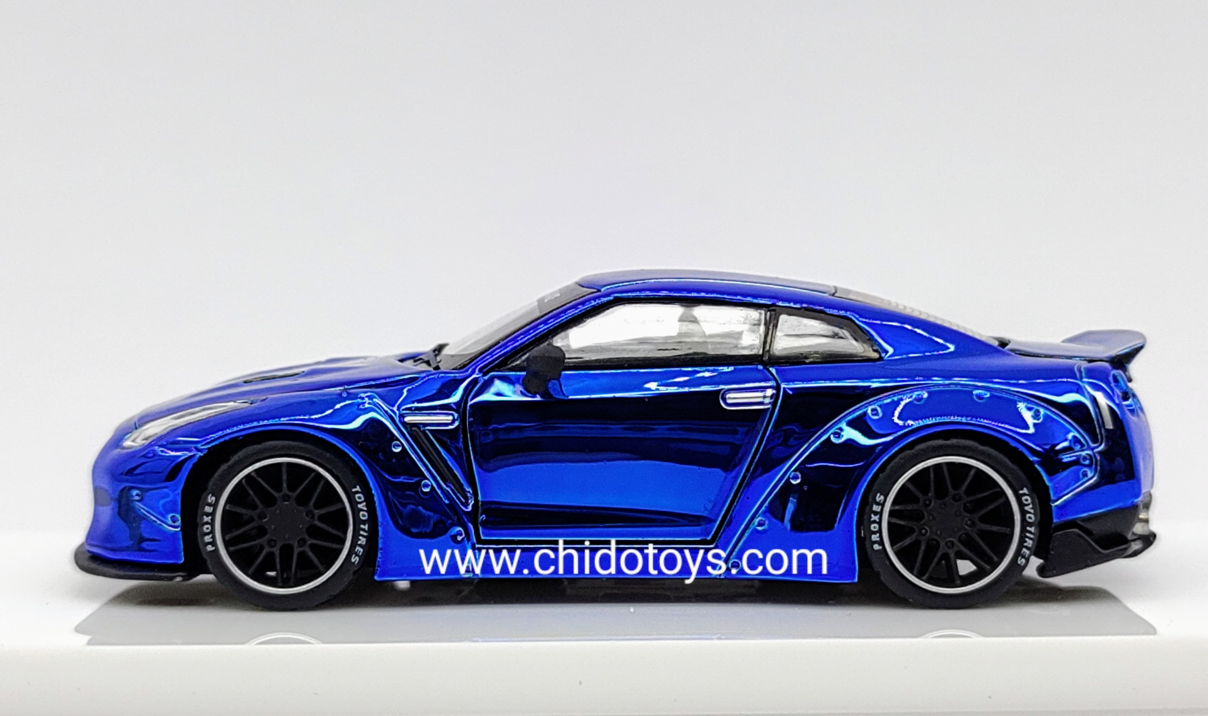 Auto a escala marca Old Time, Modelo Nissan GT - R (R35) - Chido Toys
