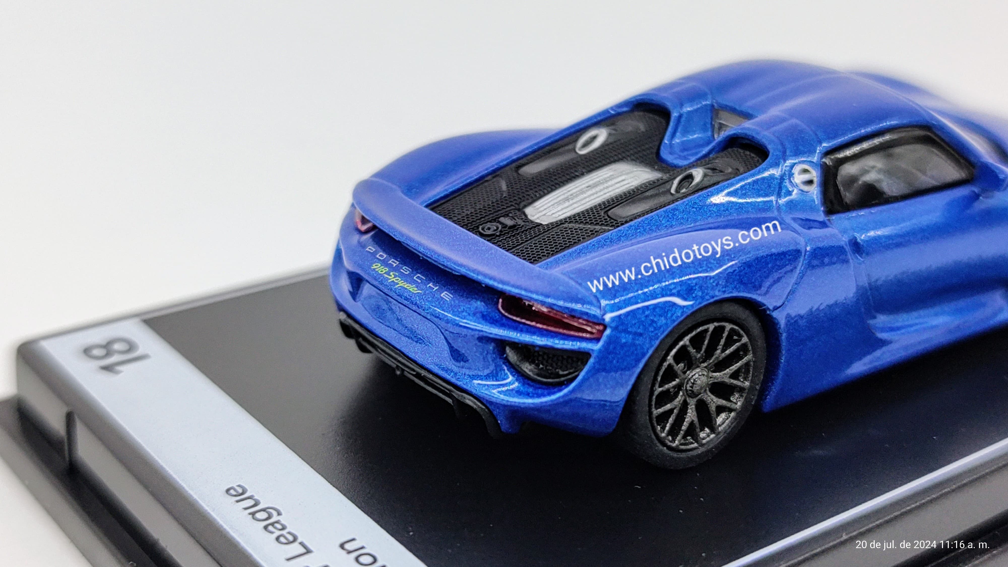 Auto a escala marca Poster Cars, Nueva Serie 2023; cada pieza desde un precio - Chido Toys