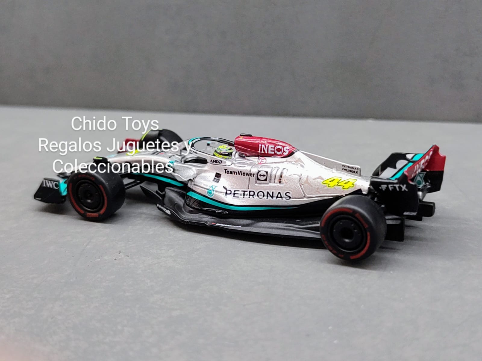Auto a escala marca Sparky, Modelo Mercedes Benz AMG Petronas F1 #44 Temporada 2022 - Chido Toys