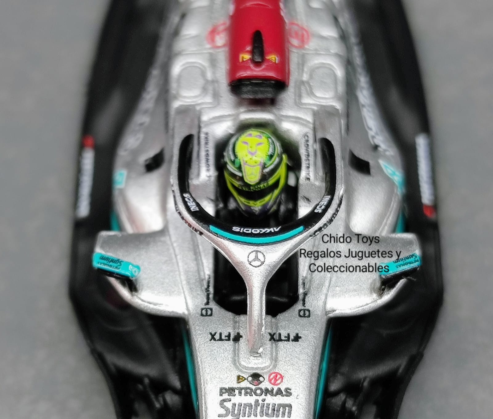 Auto a escala marca Sparky, Modelo Mercedes Benz AMG Petronas F1 #44 Temporada 2022 - Chido Toys
