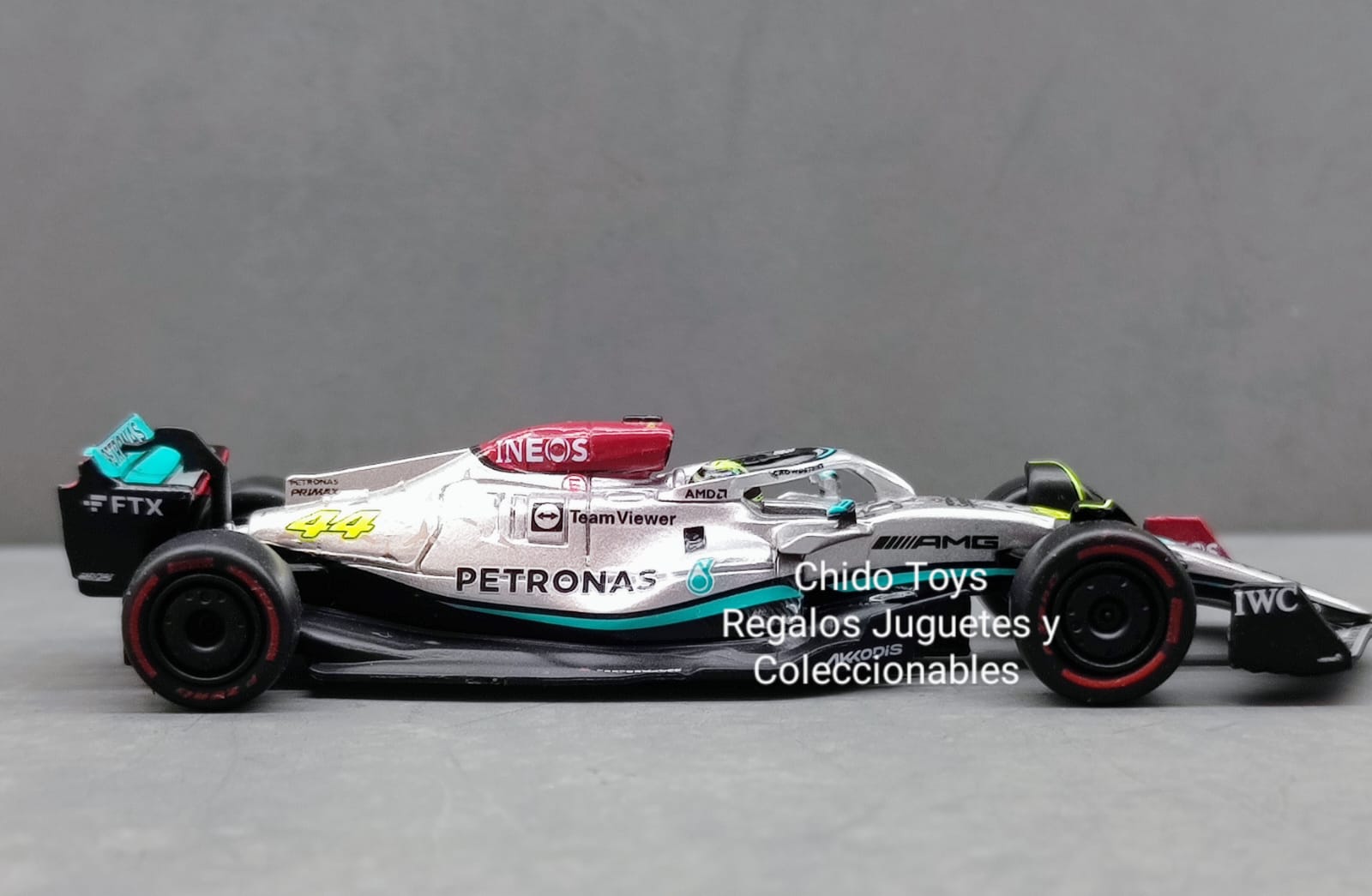 Auto a escala marca Sparky, Modelo Mercedes Benz AMG Petronas F1 #44 Temporada 2022 - Chido Toys