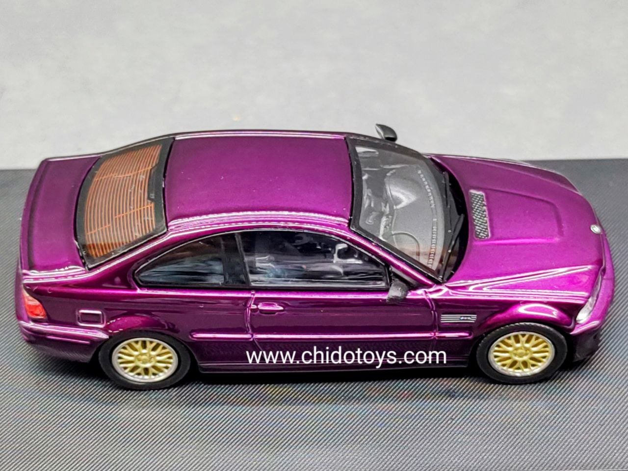 Auto a escala marca Stance Hunters, modelo E46 BMW M3 Red Gold BBS - Chido Toys