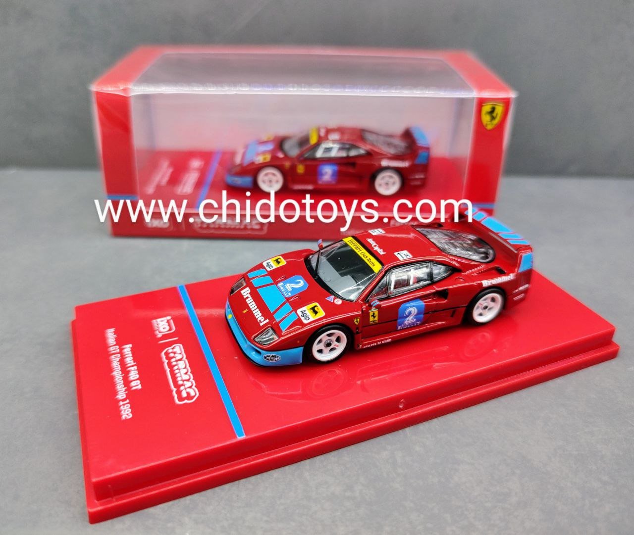 Auto a escala marca Tarmac, modelo Ferrari F40 GT Italian GT Championship 1992. - Chido Toys