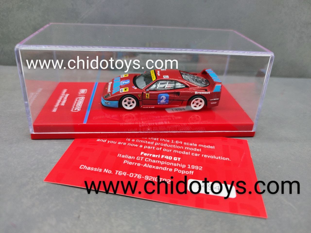 Auto a escala marca Tarmac, modelo Ferrari F40 GT Italian GT Championship 1992. - Chido Toys
