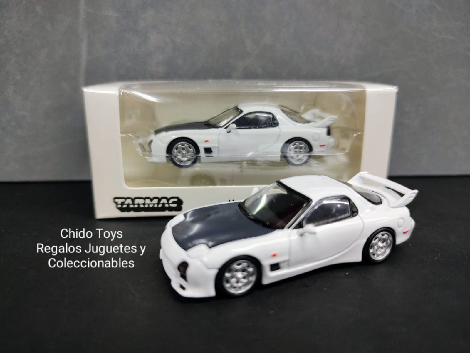 Auto a escala marca TARMAC, modelo Mazda RX - 3S - Chido Toys