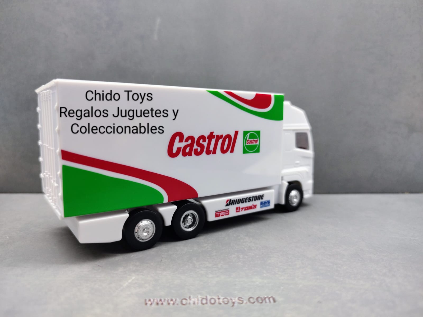 Auto a escala marca Tarmac Works, Modelo Toyota Supra GT JGTC 1995 M. Sekiya / M. Krumm con embalaje de camión - Chido Toys
