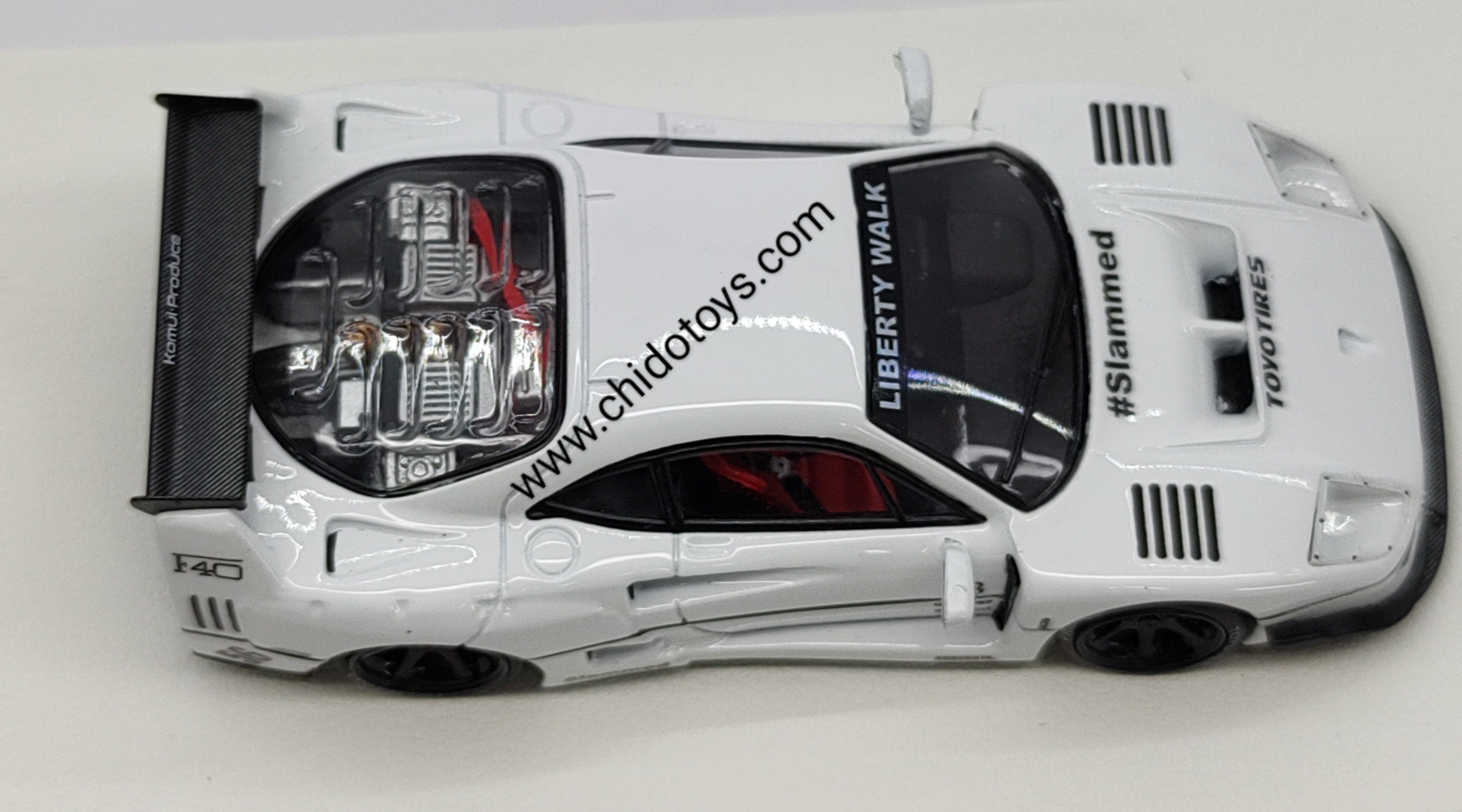 Auto a escala marca TPC, Modelo F40 LBWK Tokyo Auto Salón 2023 - Chido Toys