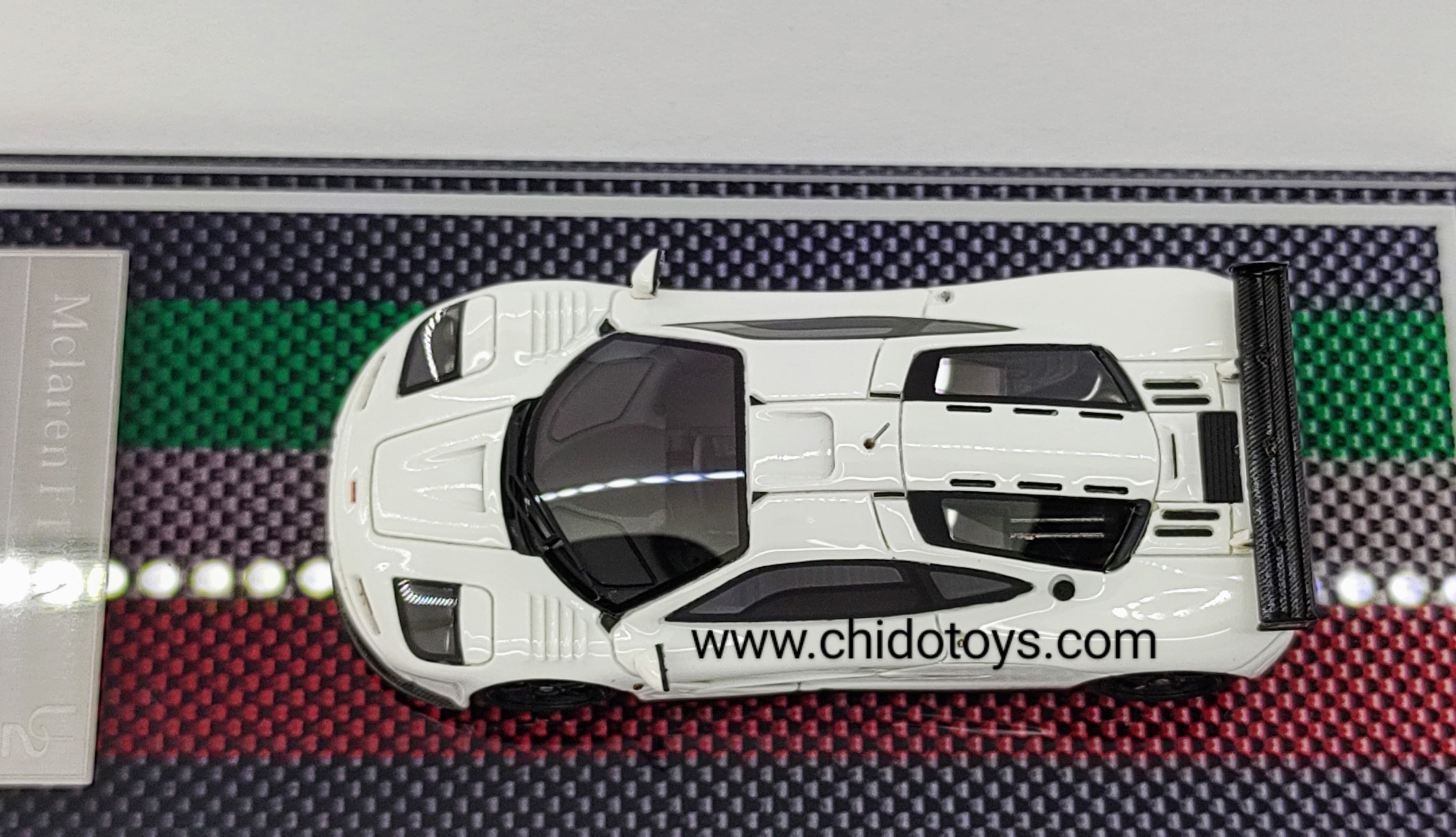 Auto a escala marca U2, Modelo McLaren MF1 LM - Chido Toys