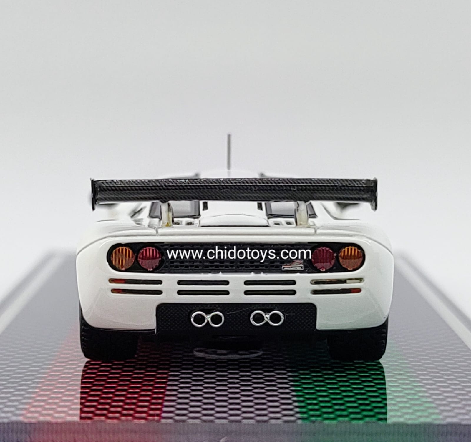 Auto a escala marca U2, Modelo McLaren MF1 LM - Chido Toys