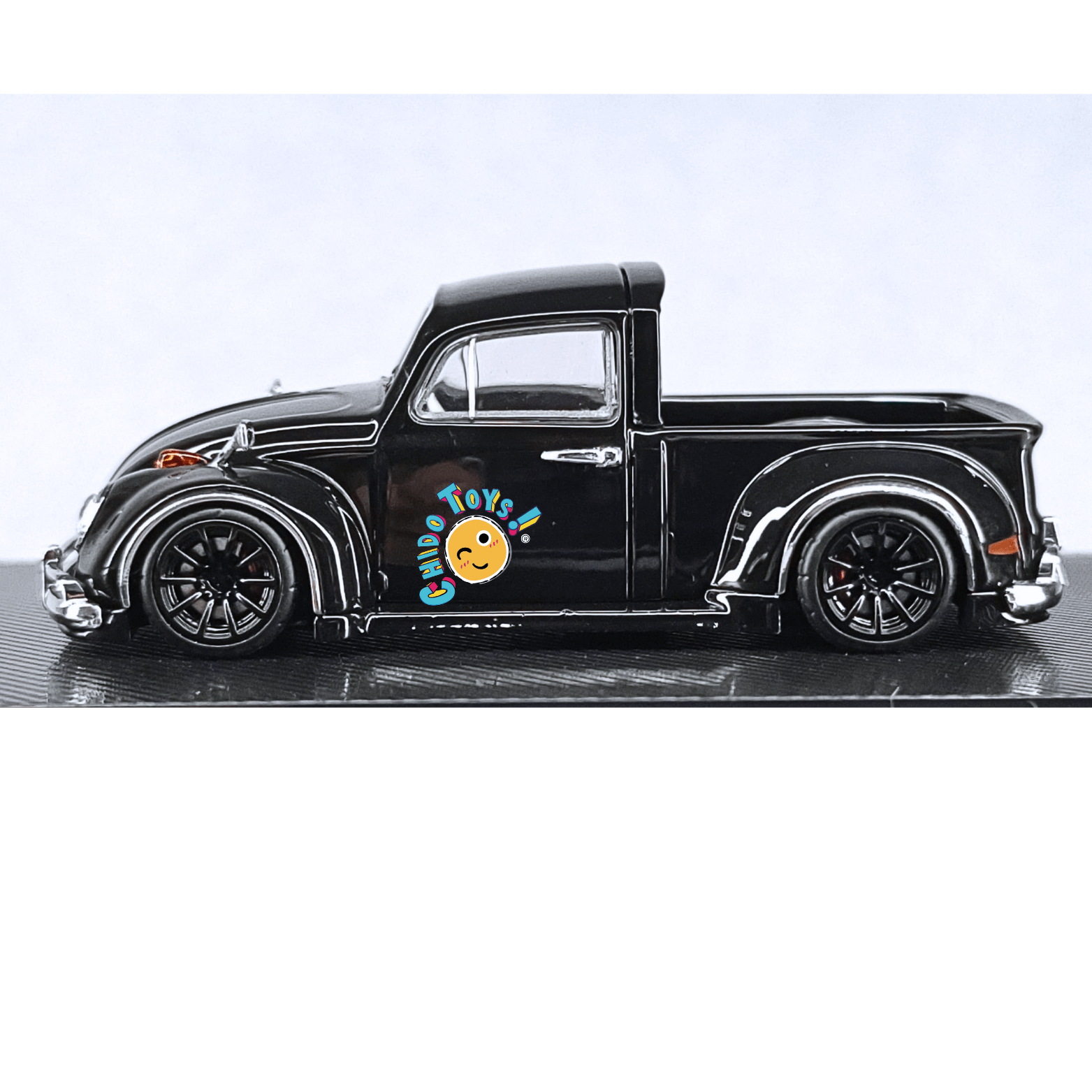 Beetle Pickup Negro 1:64 Lyberty64 con Capelo, Llantas de Goma y Caja Removible - Chido Toys