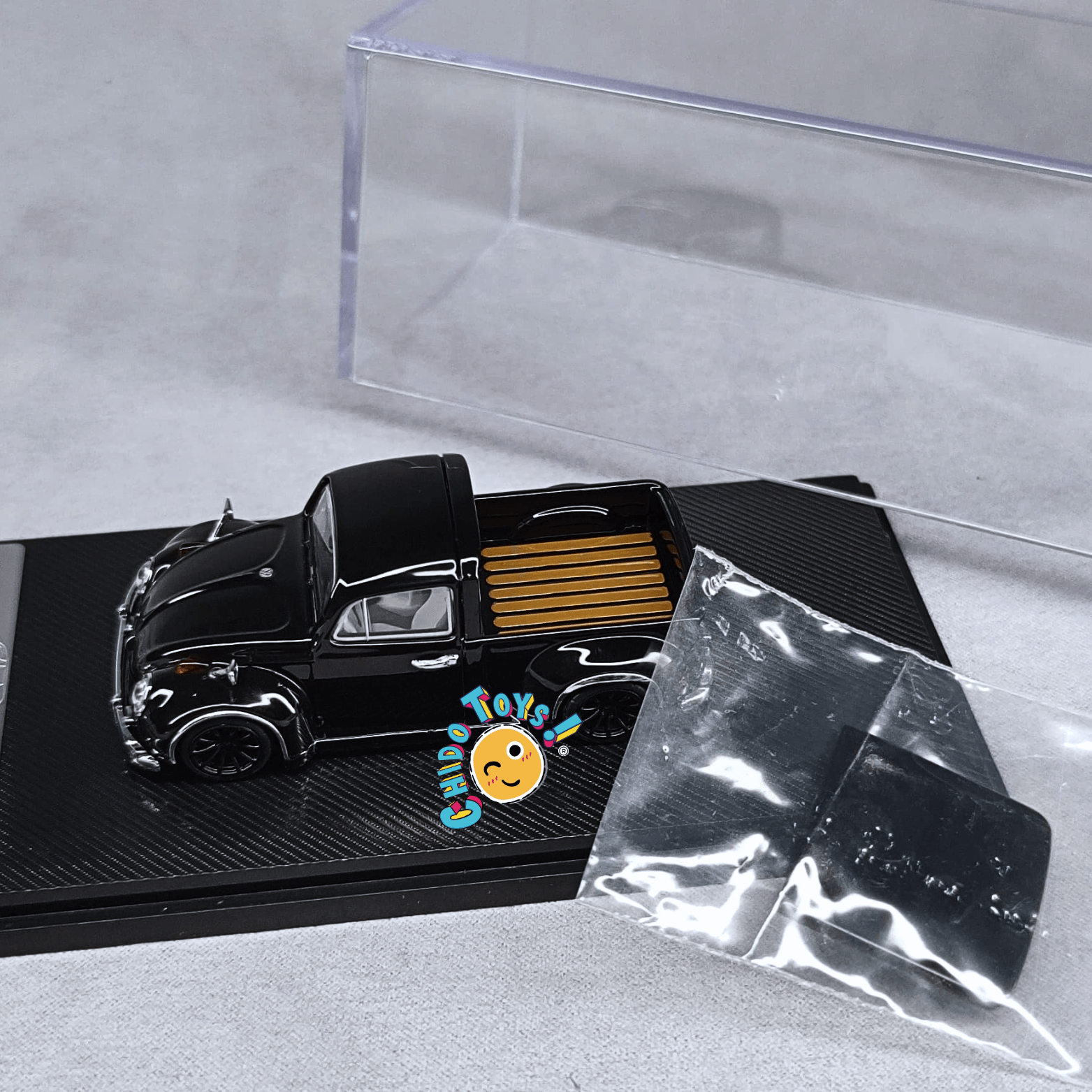 Beetle Pickup Negro 1:64 Lyberty64 con Capelo, Llantas de Goma y Caja Removible - Chido Toys