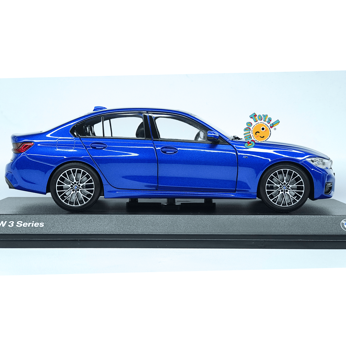 BMW Serie 3 330i G20 M Sport 2019 1:18 Azul Portimao Metallic – BMW Collection - Chido Toys