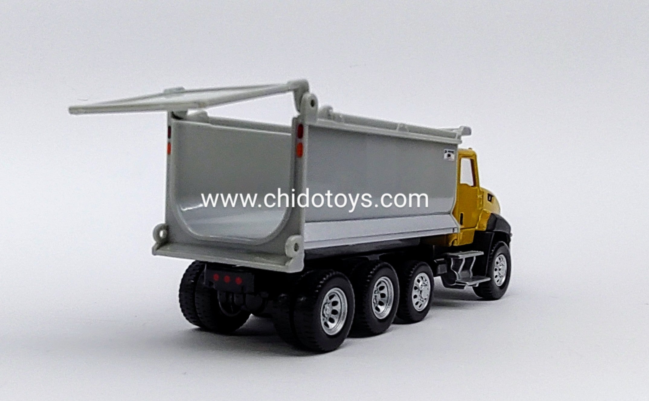 Camión a escala marca CAT, Modelo Camión Volvo CT660 - Chido Toys