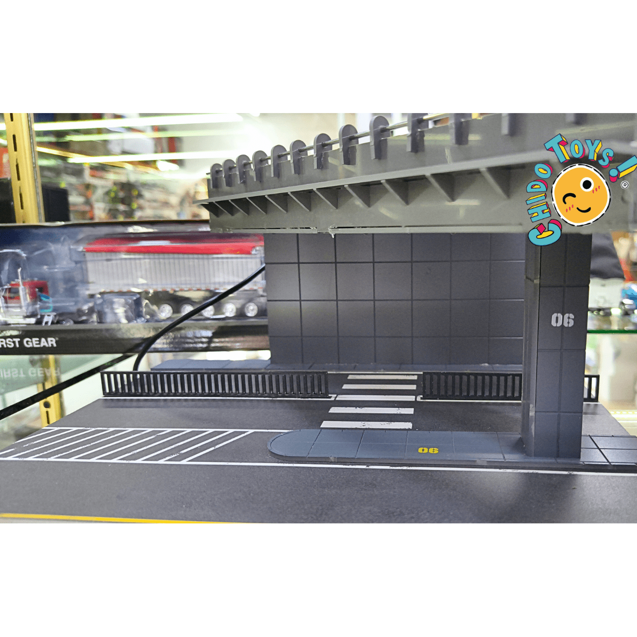 Diorama Viaducto Urbano Premium con Iluminación LED – Escala 1:64 - Chido Toys