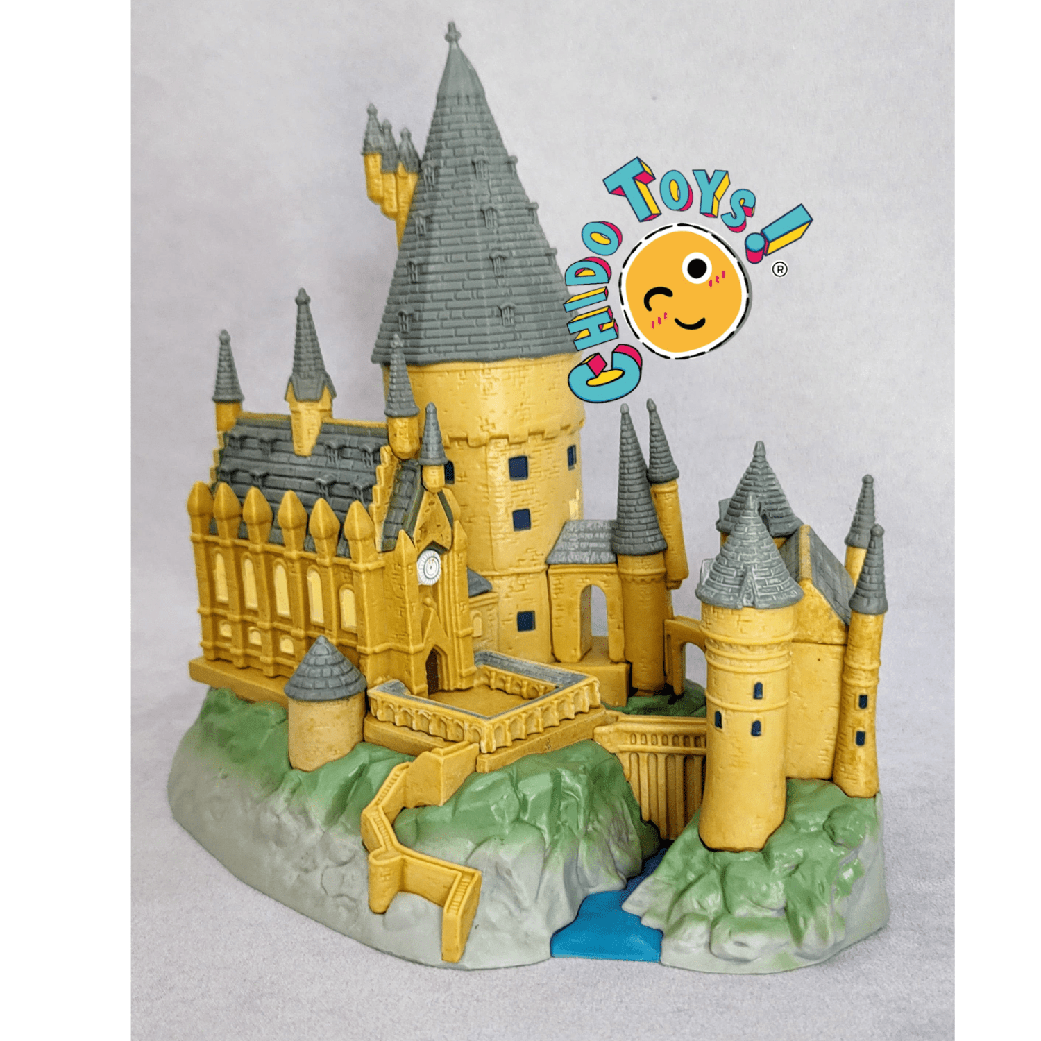 Figuras de vinyl, marca Funko, modelo Albus Dumbledore with Hogwarts - Chido Toys