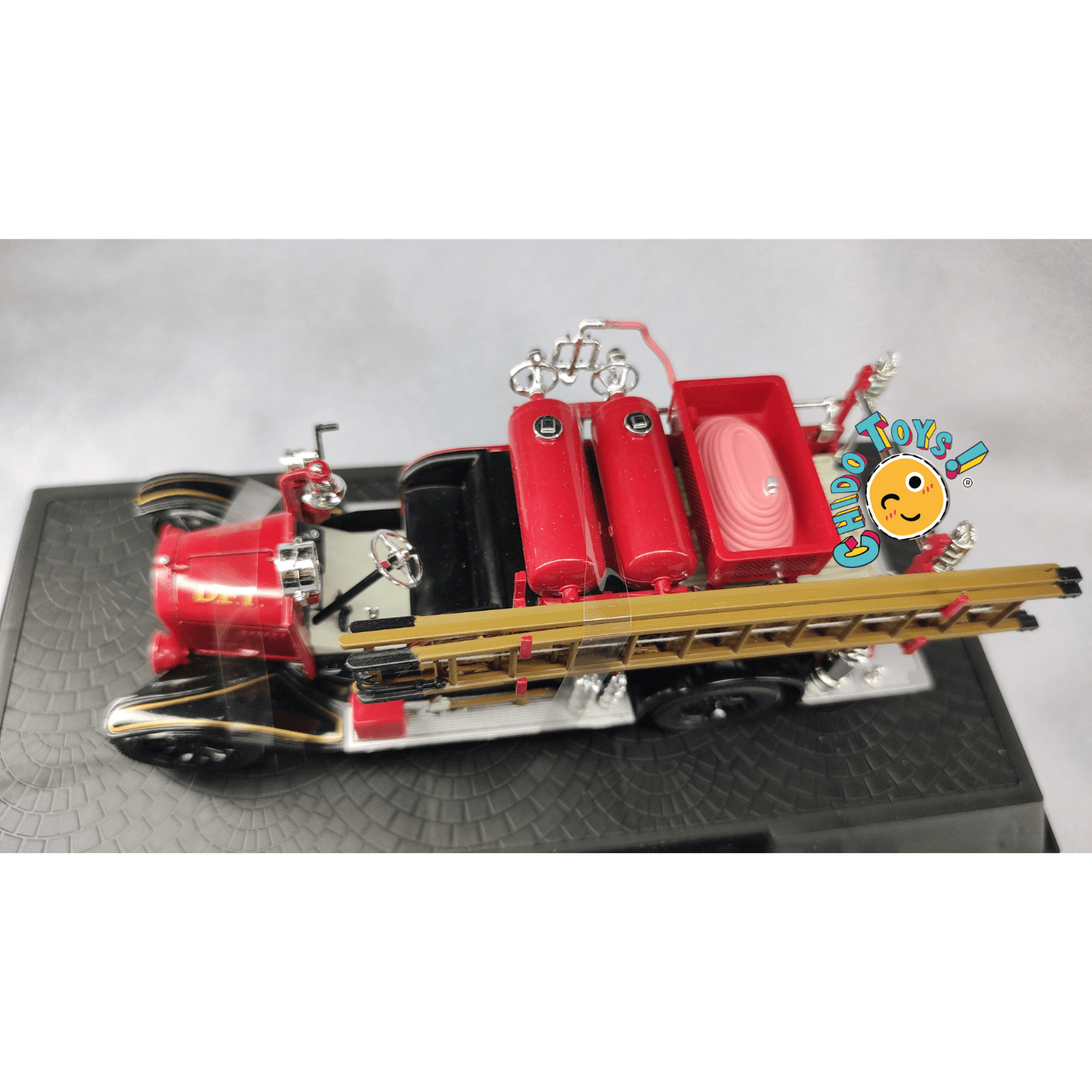 Ford Model T Fire Truck 1926 – Signature Models 1:32 - Chido Toys