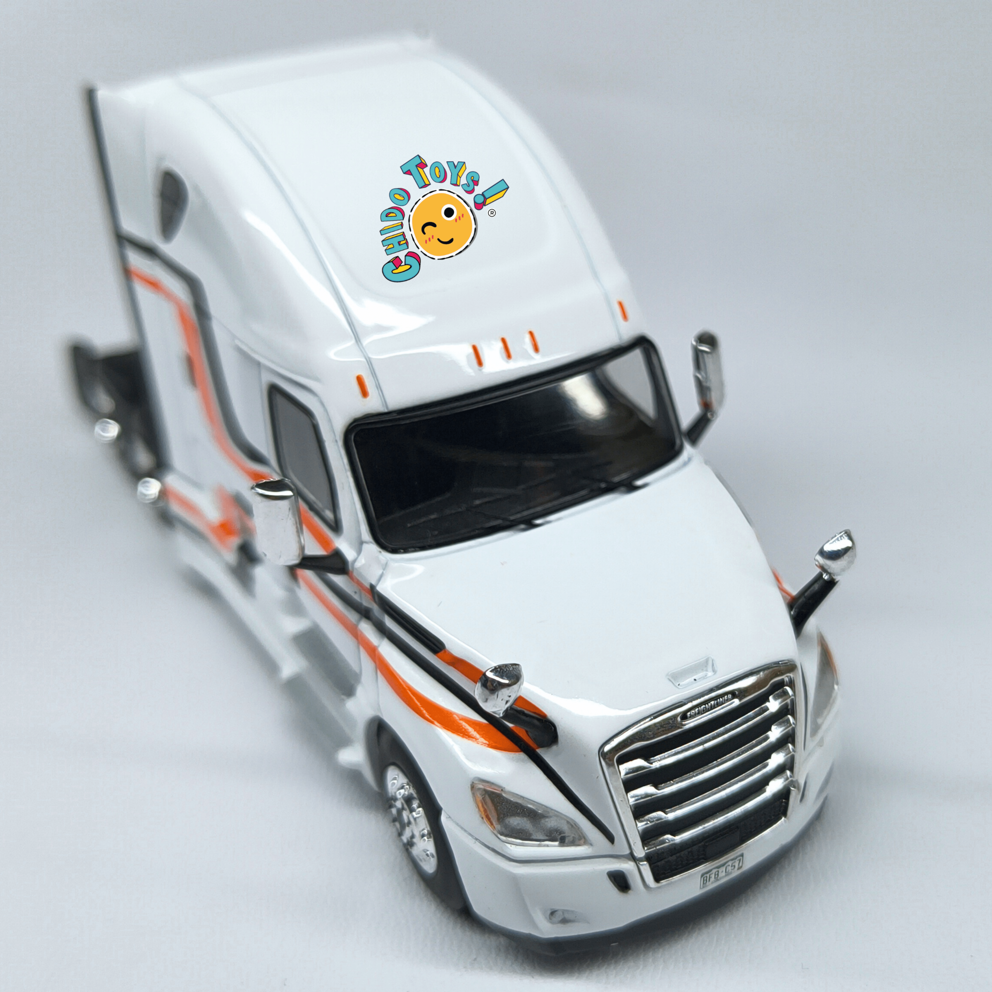 Freightliner Cascadia 2018 iXO Models 1:64 blanco con gráficos - Chido Toys