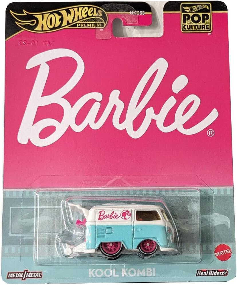 Hot Wheels Premium Kool Kombi Barbie Pop Culture 1/64 en empaque original rosa con llantas Real Riders.