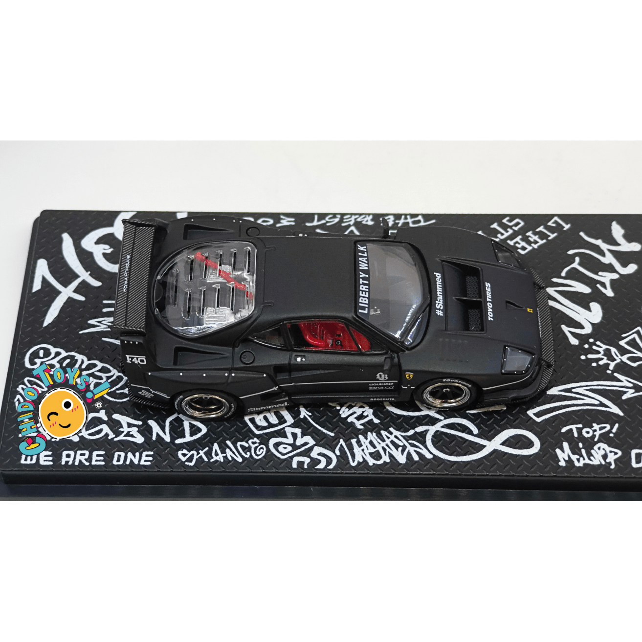 Inno64 F40 Liberty Walk 1:64 negro mate edición especial - Chido Toys