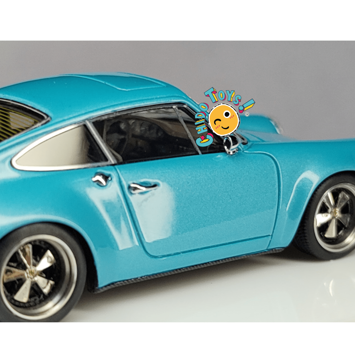 Kaege Retro Turbo Ipanema blue metallic – MY64 1:64 (Edición Limitada 199 Piezas) - Chido Toys