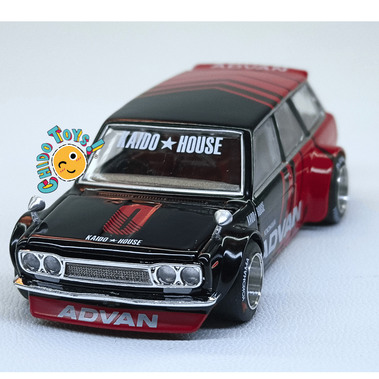 Kaido House 033, Datsun 510 Wagon Advan 1:64 cofre funcional - Chido Toys