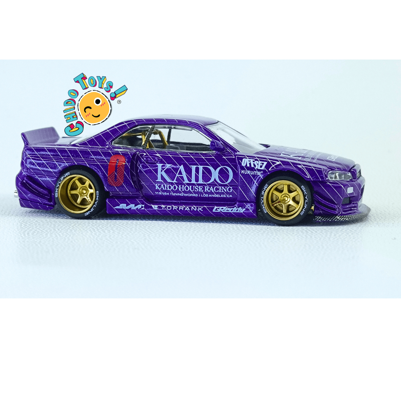 Kaido House 048 Nissan Skyline GT - R R34 CHASE 1:64 rines dorados - Chido Toys