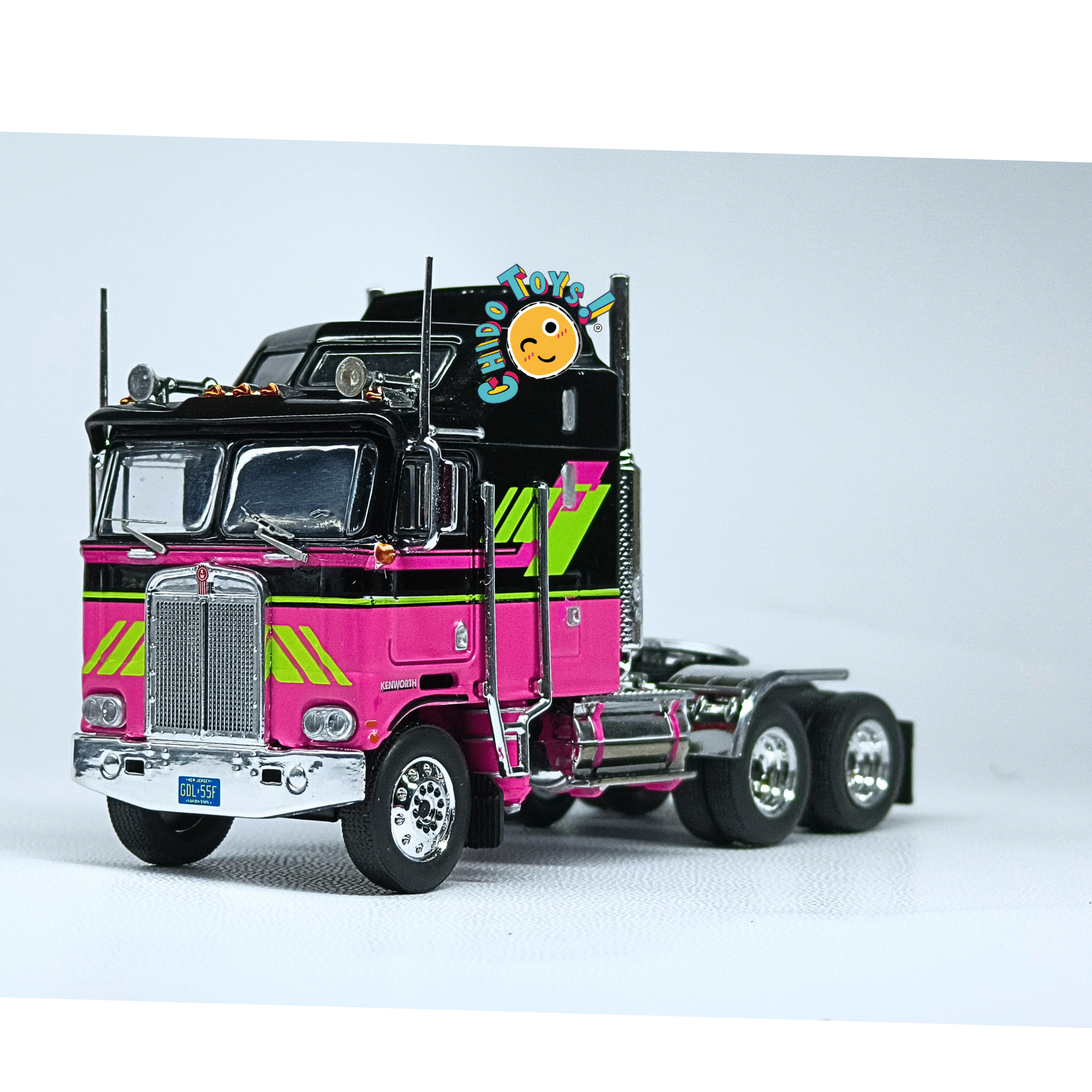 Kenworth K100 Aerodyne 1976 iXO Models 1:64 quinta móvil - Chido Toys