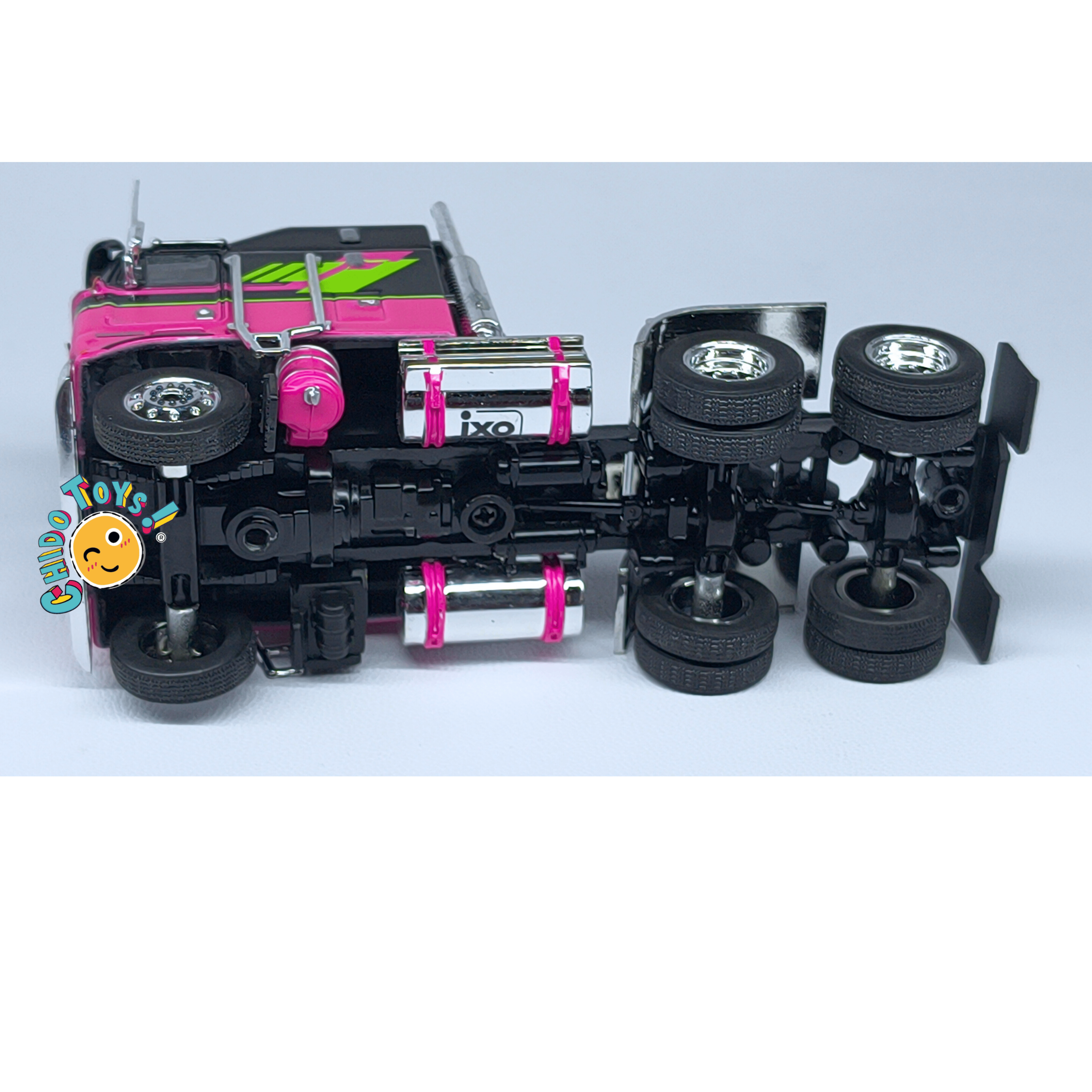 Kenworth K100 Aerodyne 1976 iXO Models 1:64 quinta móvil - Chido Toys