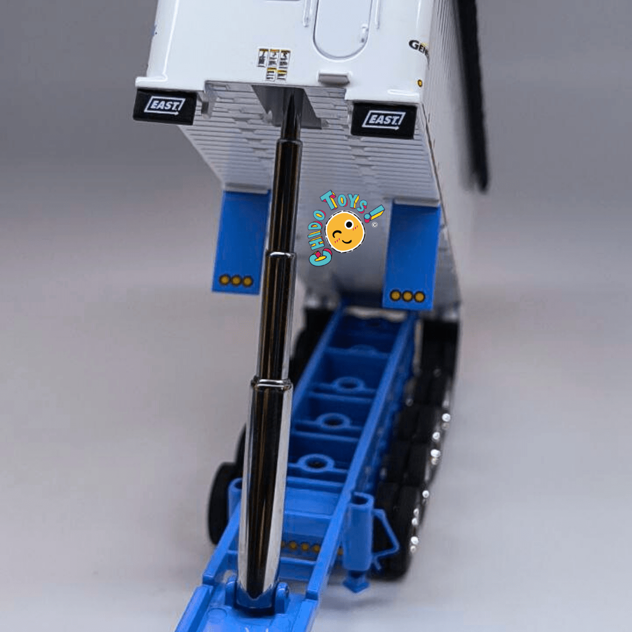 Kenworth W900L con doble tolva East Dump Trailer a escala 1:64 DCP – Réplica metálica con cofre abatible - Chido Toys