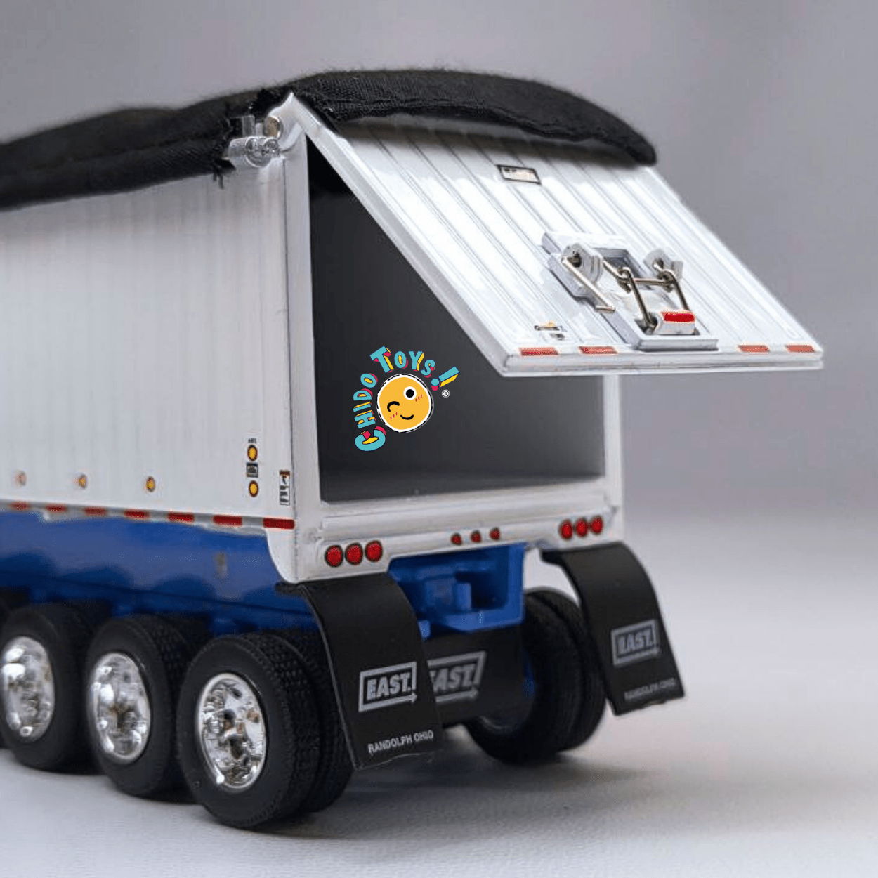 Kenworth W900L con doble tolva East Dump Trailer a escala 1:64 DCP – Réplica metálica con cofre abatible - Chido Toys