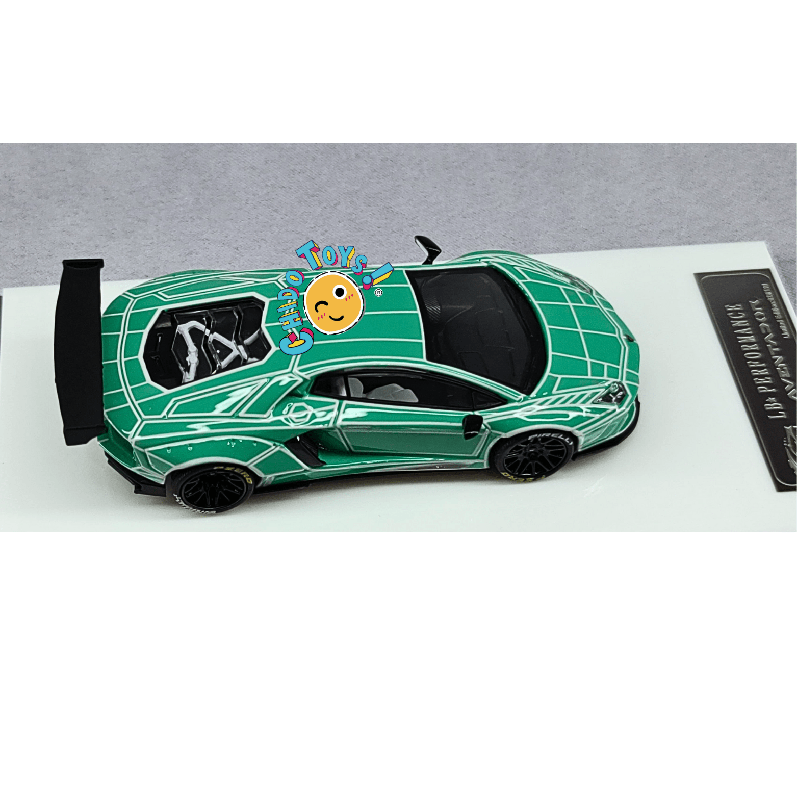 Lamborghini 1:64 King Model – Die - Cast con Rines Intercambiables, Llantas de Goma y Paño de Limpieza - Chido Toys