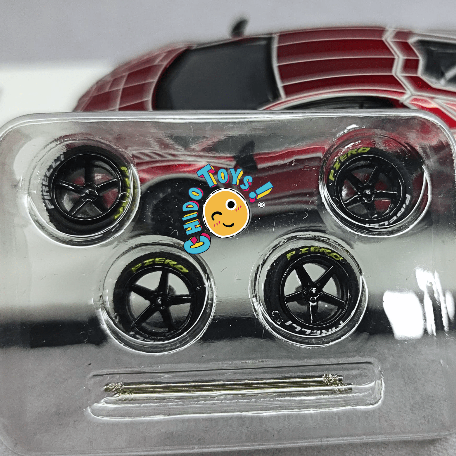 Lamborghini 1:64 King Model – Die - Cast con Rines Intercambiables, Llantas de Goma y Paño de Limpieza - Chido Toys