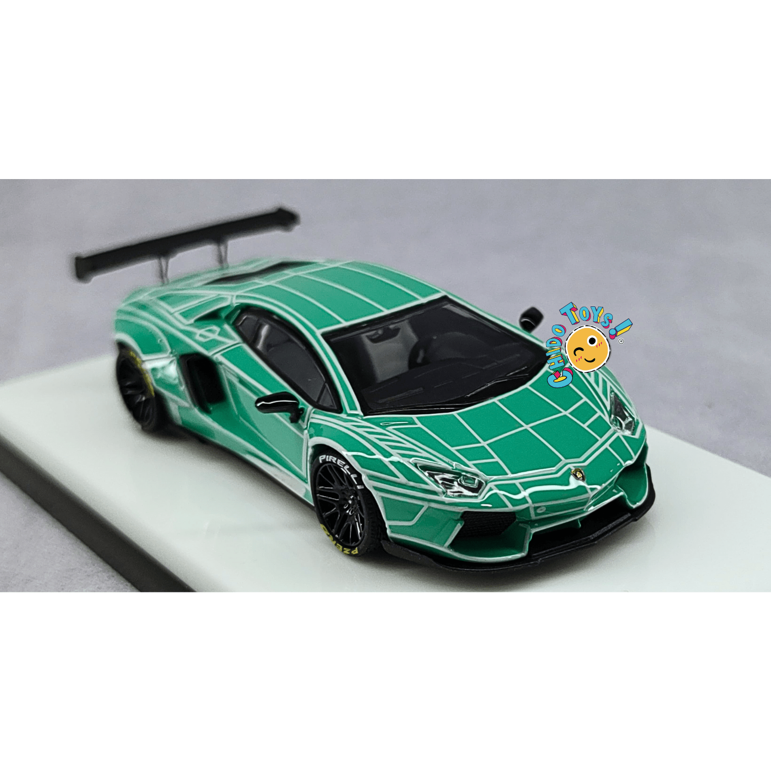 Lamborghini 1:64 King Model – Die - Cast con Rines Intercambiables, Llantas de Goma y Paño de Limpieza - Chido Toys