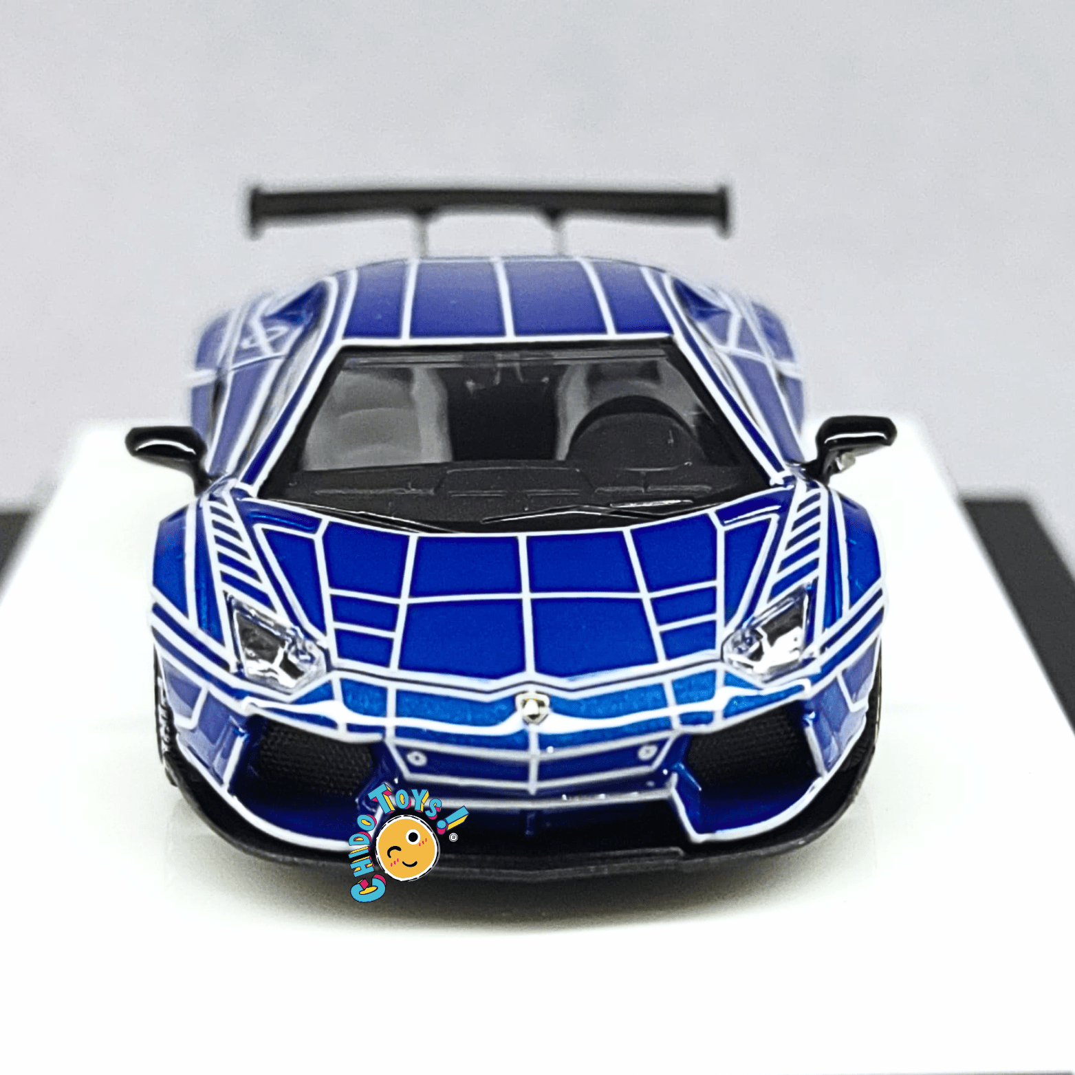 Lamborghini 1:64 King Model – Die - Cast con Rines Intercambiables, Llantas de Goma y Paño de Limpieza - Chido Toys
