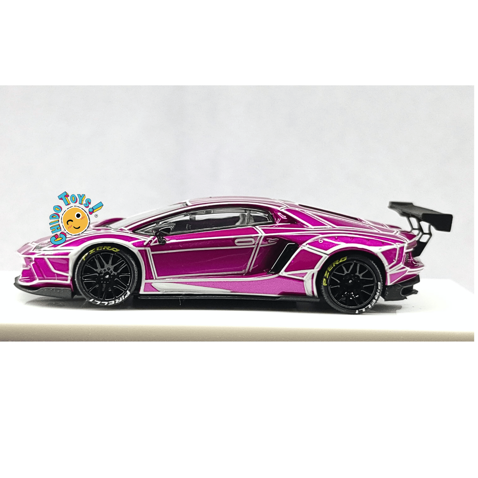 Lamborghini 1:64 King Model – Die - Cast con Rines Intercambiables, Llantas de Goma y Paño de Limpieza - Chido Toys