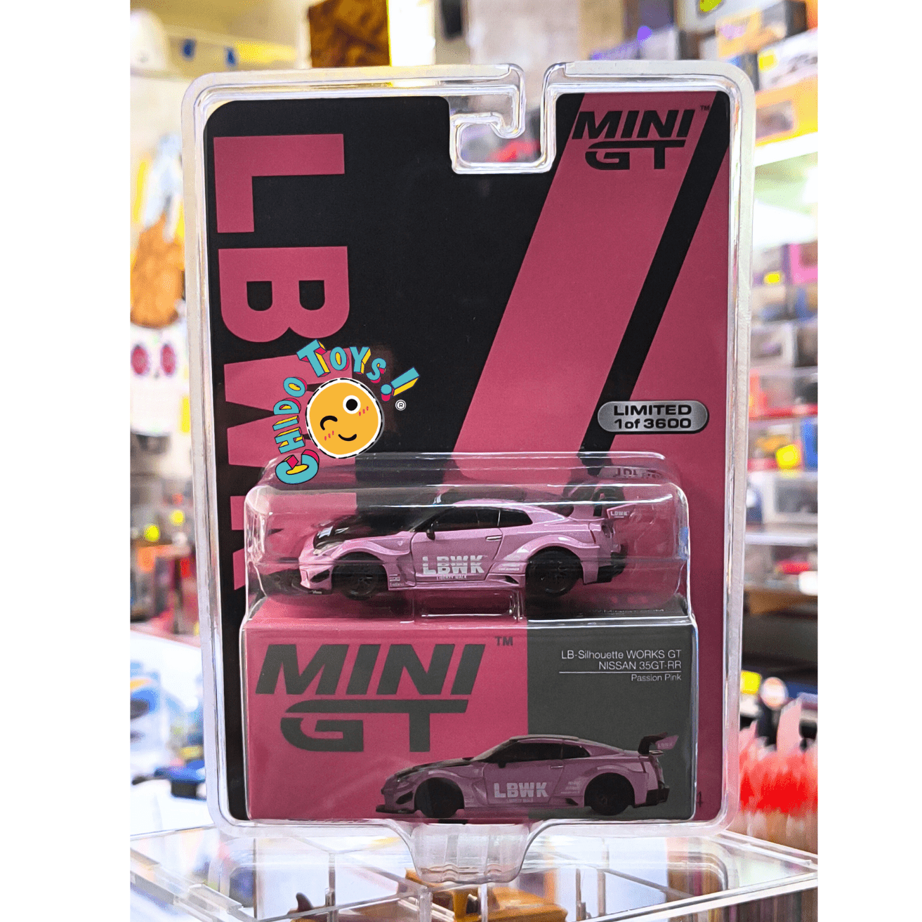 Mini GT LBWK Nissan 35GT - RR 1:64 Passion Pink limitado - Chido Toys