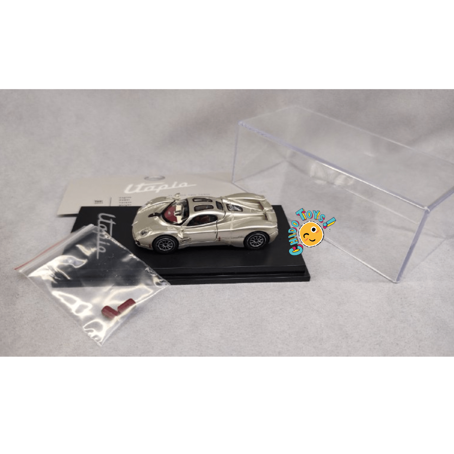 Pagani Utopia Champagne Golden – CM Models 1:64 - Chido Toys