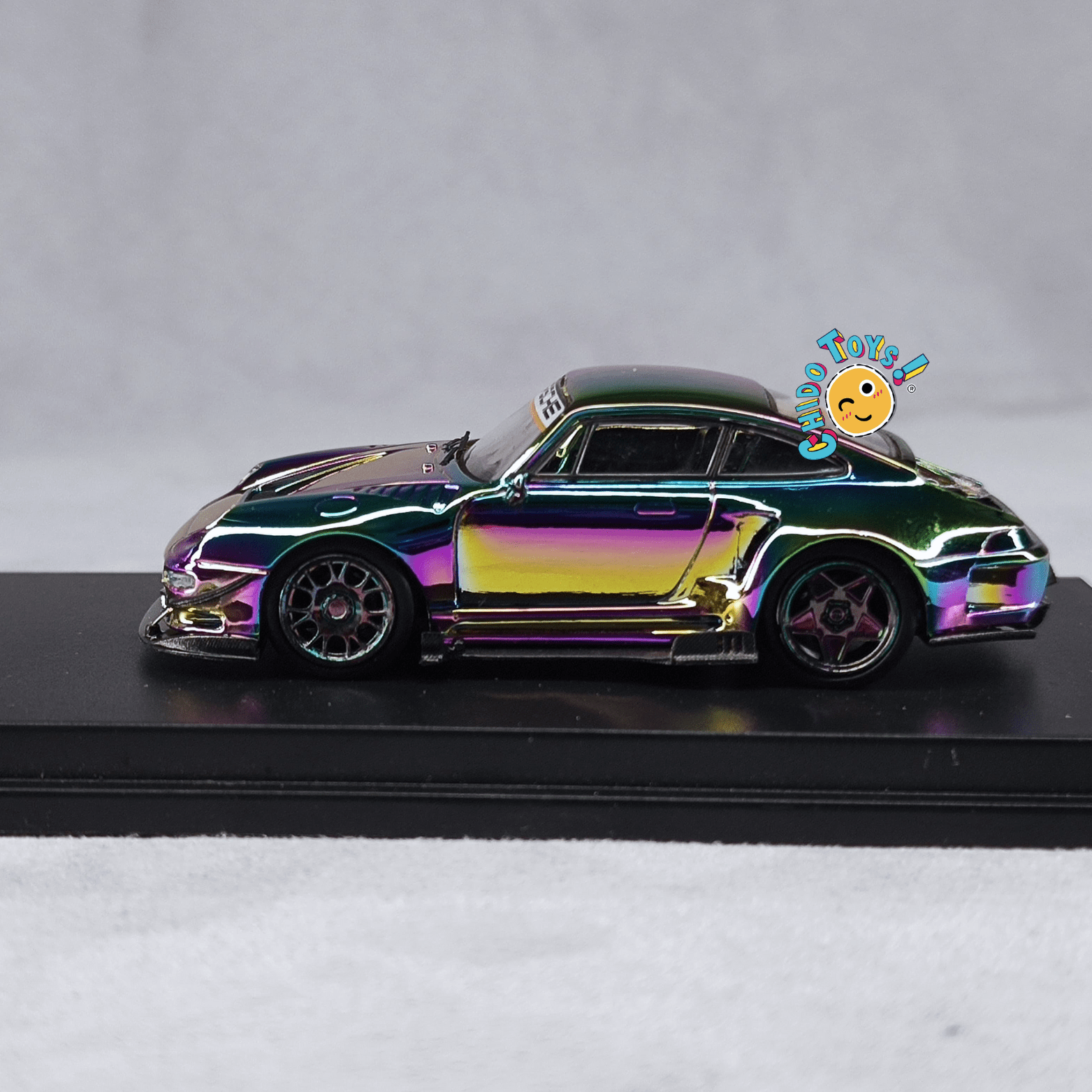 🏁 Porsche 993 RWB Chrome Ductail – DCM 1:64 - Chido Toys