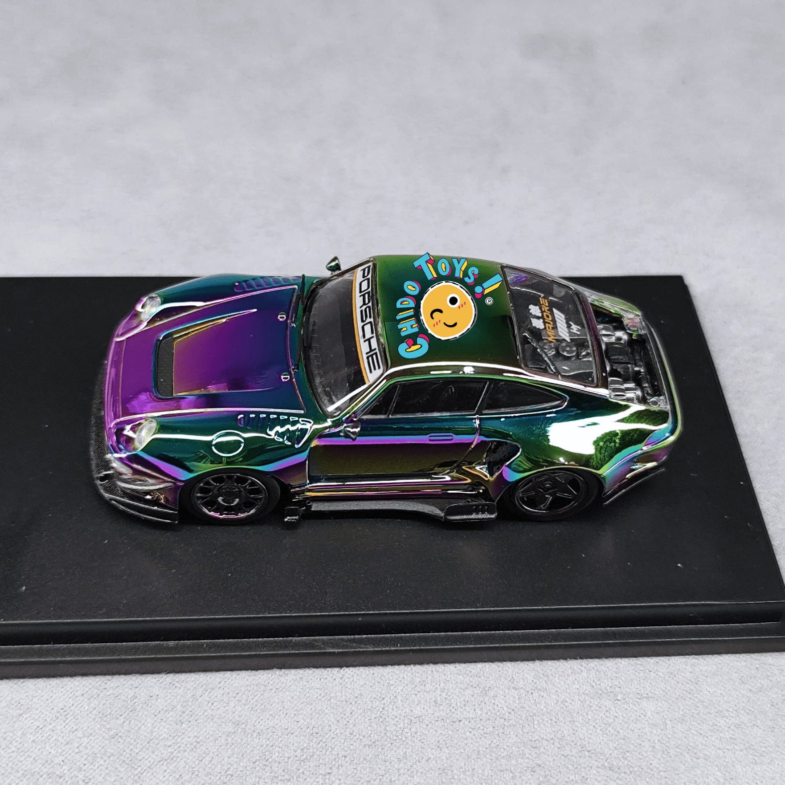 🏁 Porsche 993 RWB Chrome Ductail – DCM 1:64 - Chido Toys