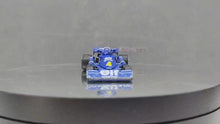 Cargar y reproducir el video en el visor de la galería, Auto a escala marca Mini GT, Gran Premio 1976 Tyrrell P34 #4 GP de España
