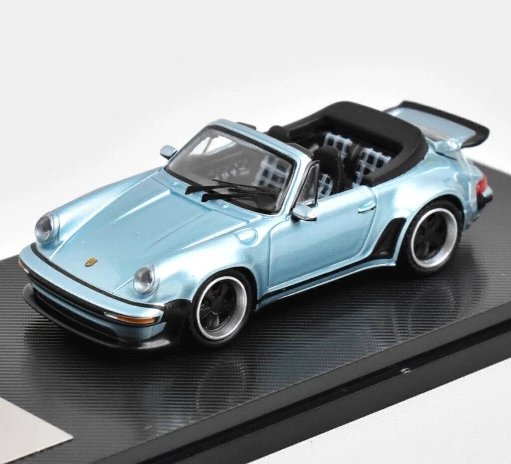 Rhino Model Singer Turbo Study Cabriolet 1:64 azul metálico motor removible - Chido Toys