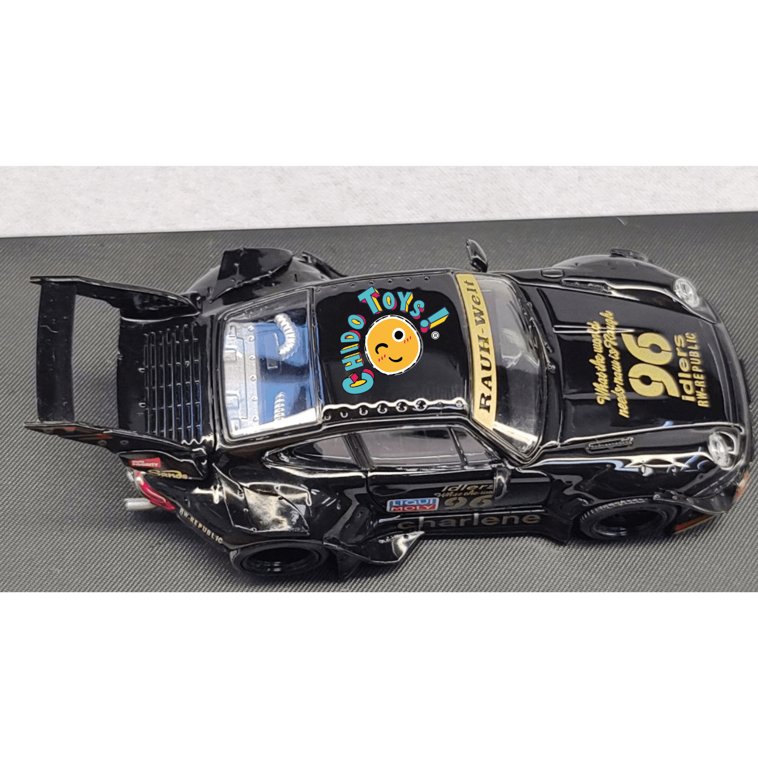 RWB 993 Charlene Doble Alerón – Street Warrior 1:64 - Chido Toys