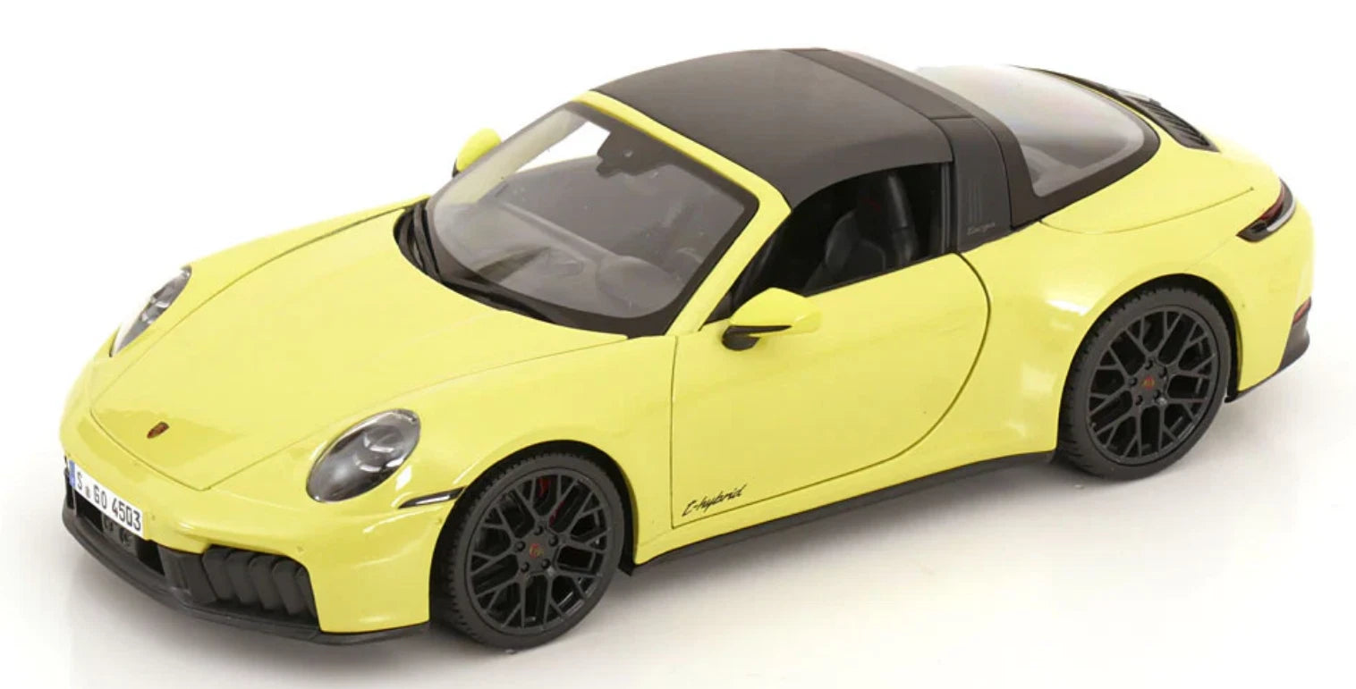 Maisto Porsche 911 Targa 4 GTS 992.2 1:18 amarillo, diecast con techo negro, llantas de goma, apertura de puertas y tapas con toldo removible