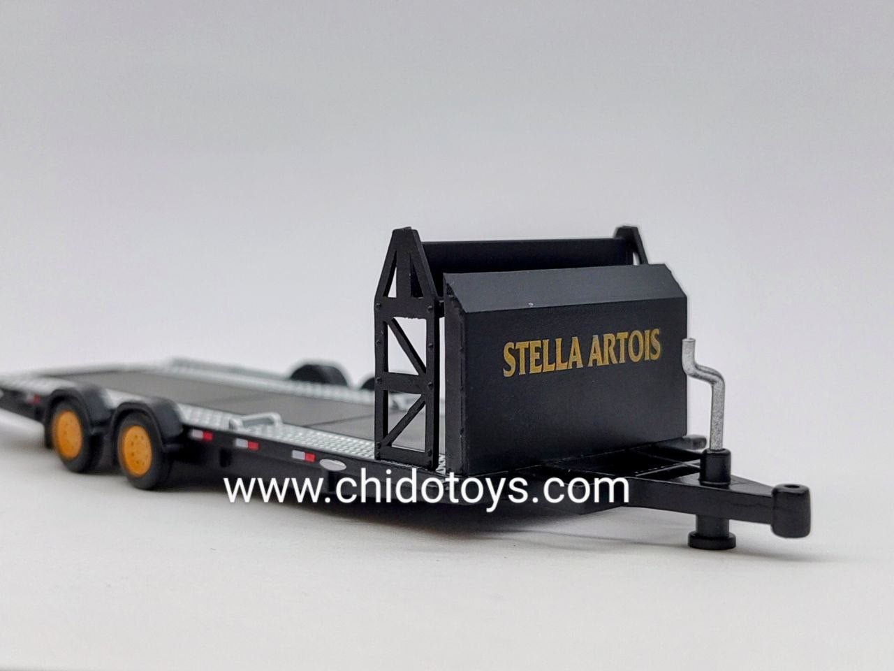 Set Volkswagen T1 Stella Artois con Remolque y Auto – Mini Station 1:64 - Chido Toys